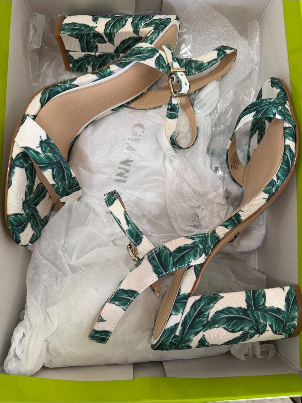 Gianni Bini block heel size 8
